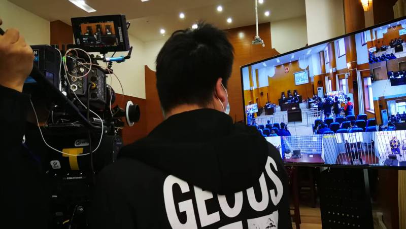 AI生成VS人工创意——湛河区广告片拍摄公司的技术浪漫主义实践